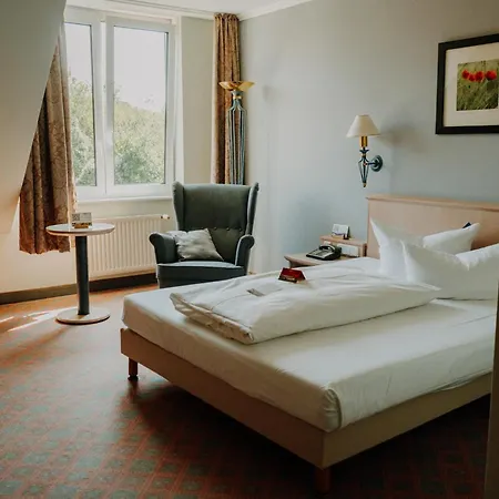 Am Schloss 4*