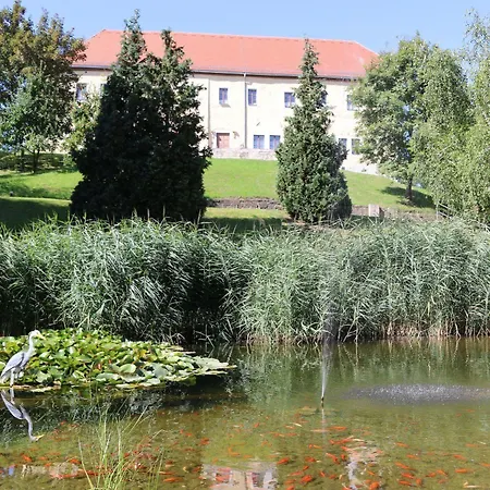 Am Schloss 4*